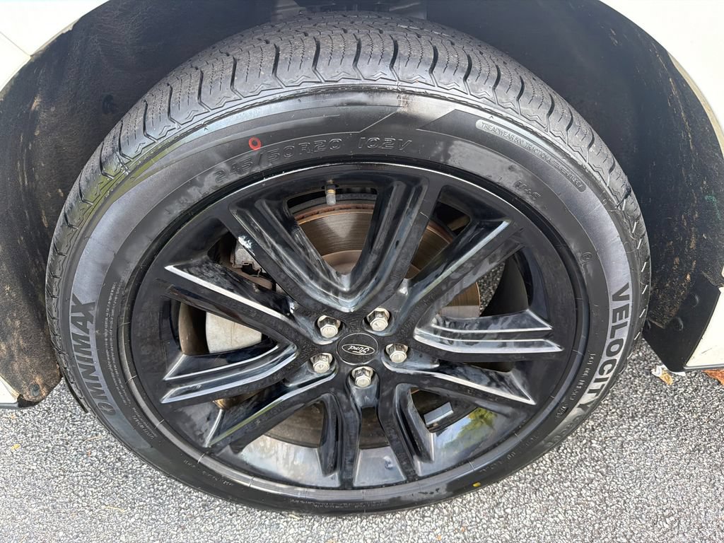 Used 2021 Ford Edge ST-Line FWD image 11