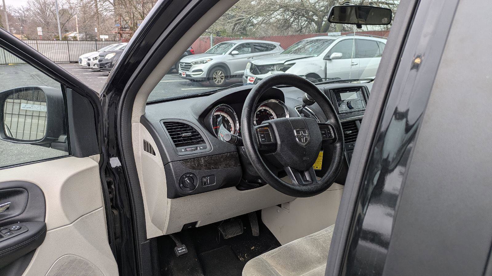 Used 2014 Dodge Grand Caravan SE w/ Quick Order Package 29E SE image 7