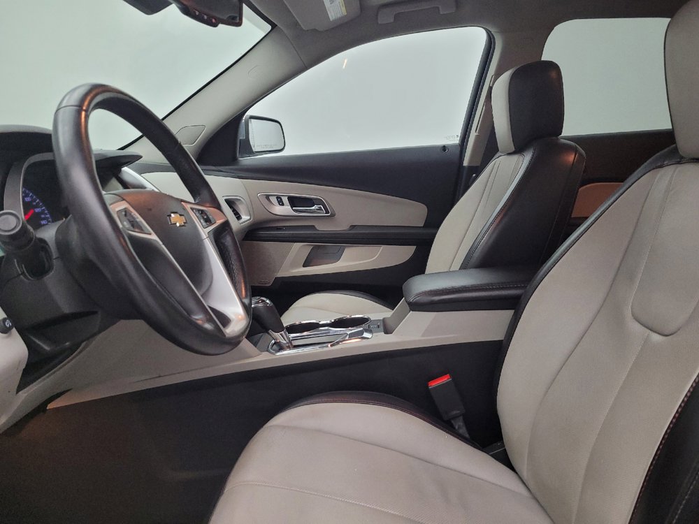 Used 2017 Chevrolet Equinox Premier w/ Enhanced Convenience Package AWD/4WD image 17