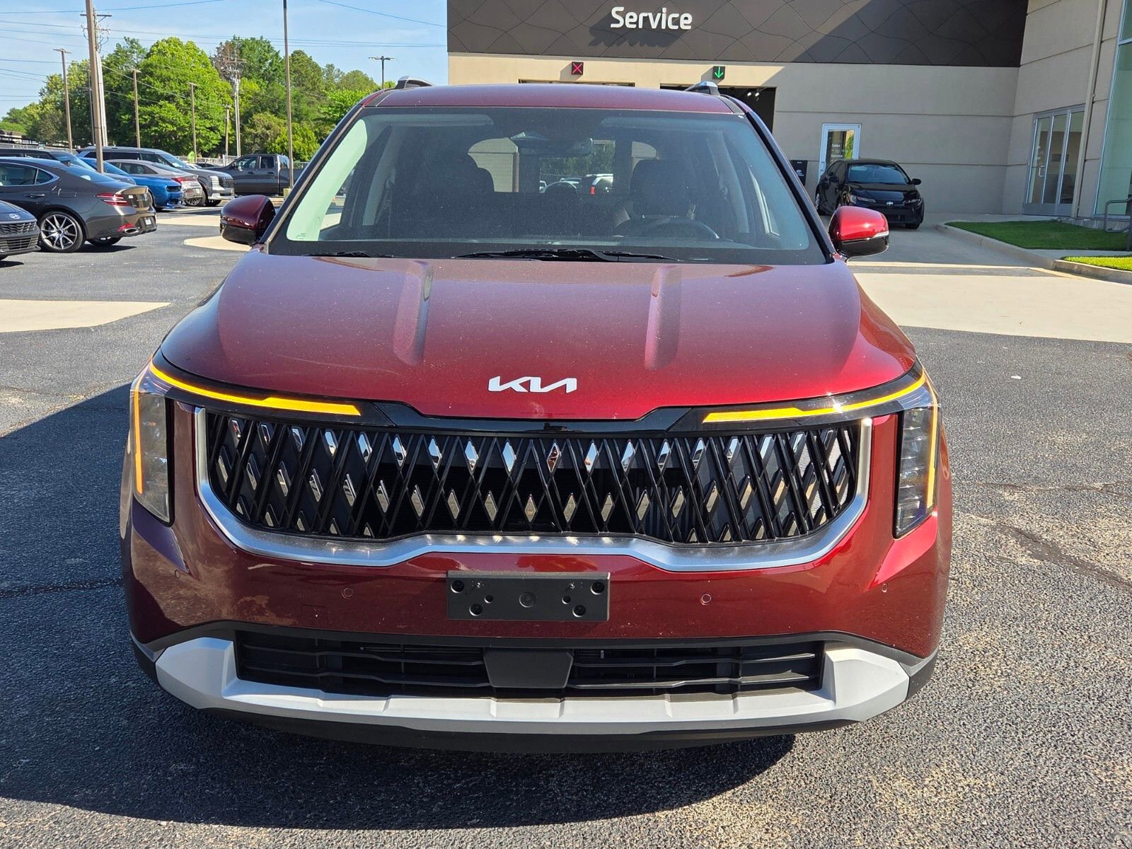 Used 2025 Kia Carnival EX image 2