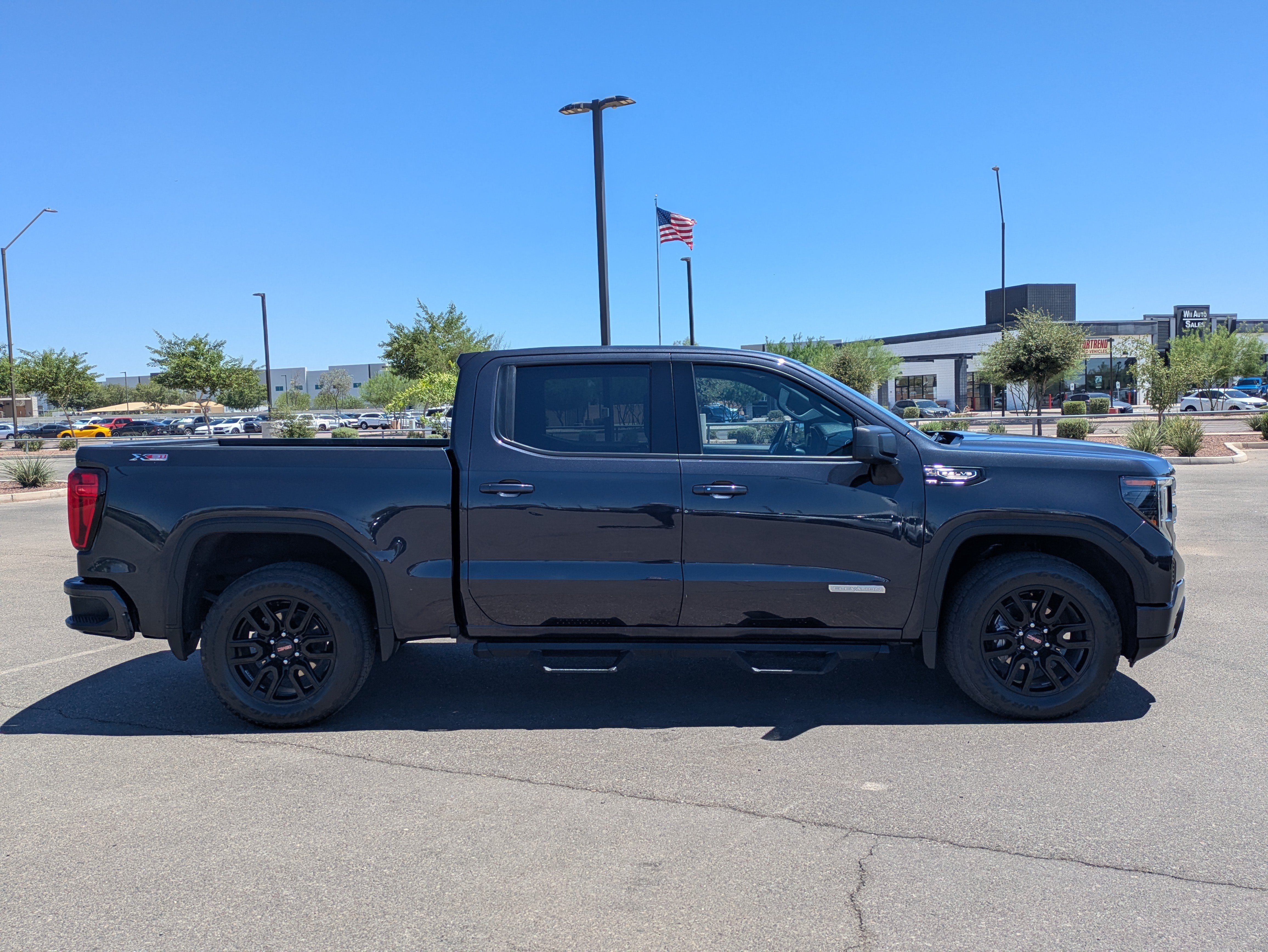 Used 2023 GMC Sierra 1500 Elevation AWD/4WD image 6