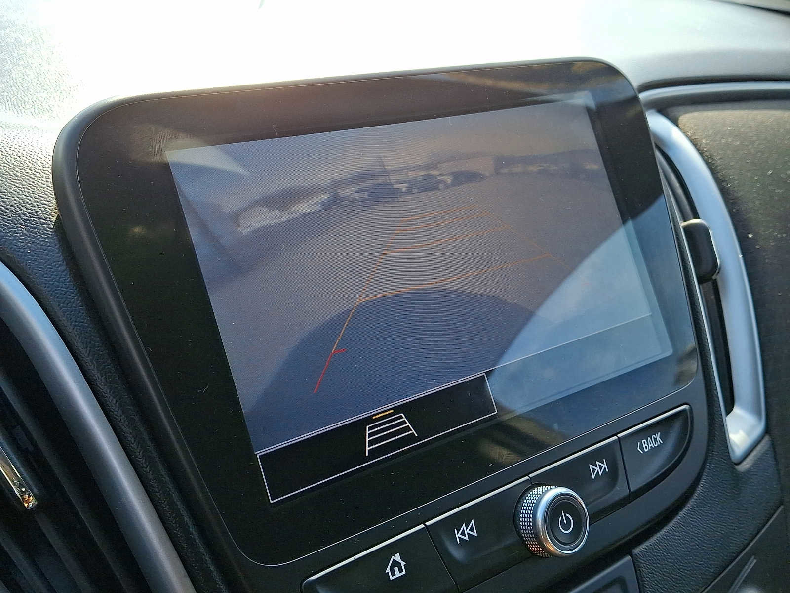 Used 2022 Chevrolet Malibu LT image 17