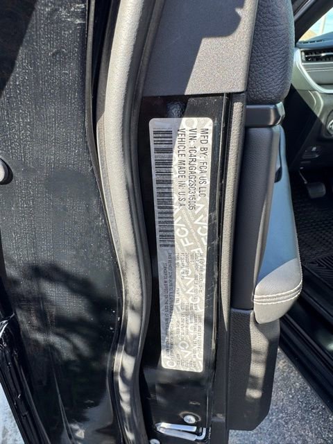 Used 2025 Jeep Grand Cherokee Laredo X w/ Trailer Tow Package image 34