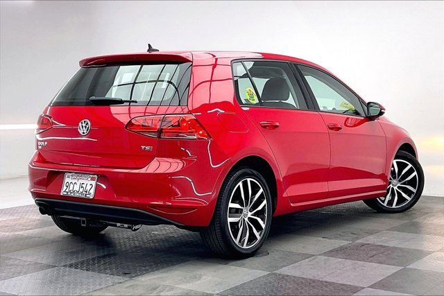 Used 2017 Volkswagen Golf SE image 13
