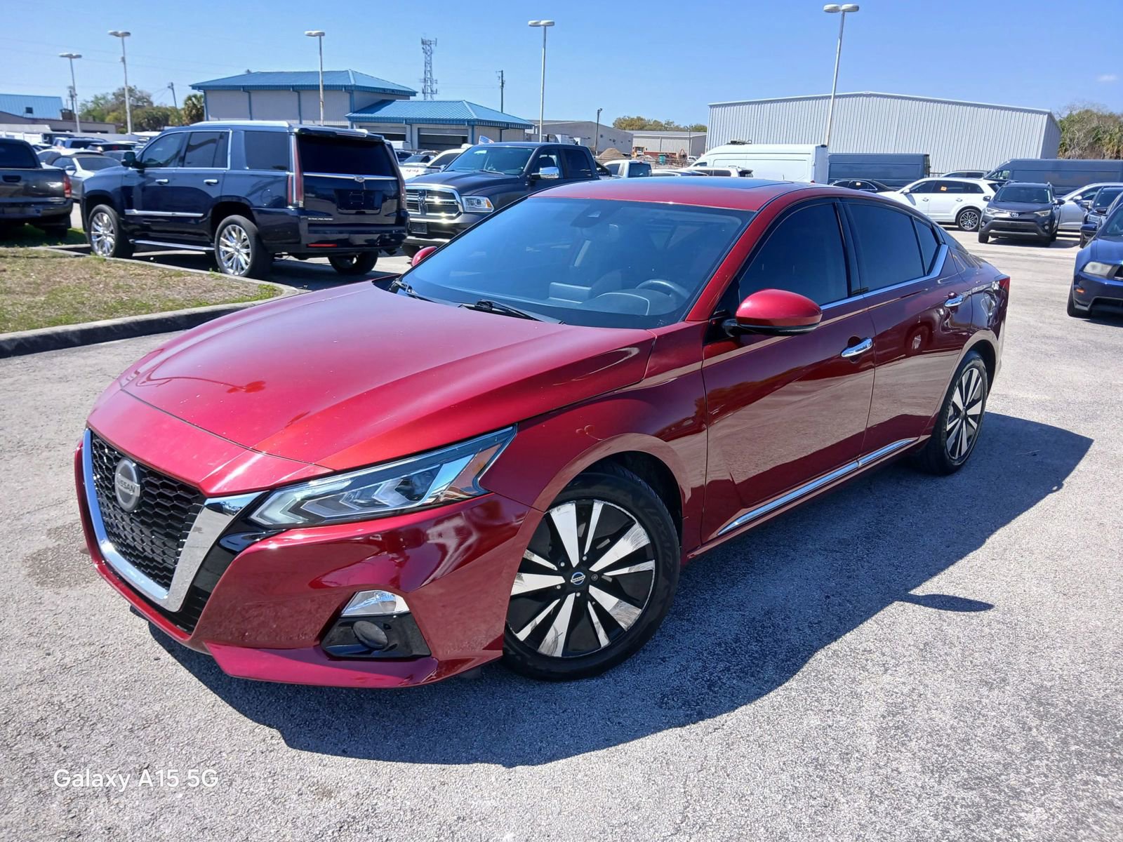 Used 2019 Nissan Altima 2.5 SV image 2