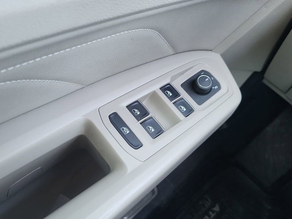 Used 2022 Volkswagen Atlas SE w/ Panoramic Sunroof Package AWD/4WD image 29