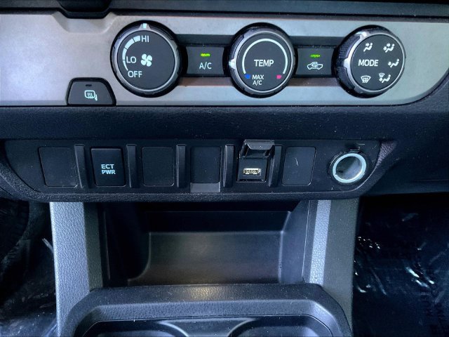 Used 2022 Toyota Tacoma SR w/ SR Convenience Package RWD image 18