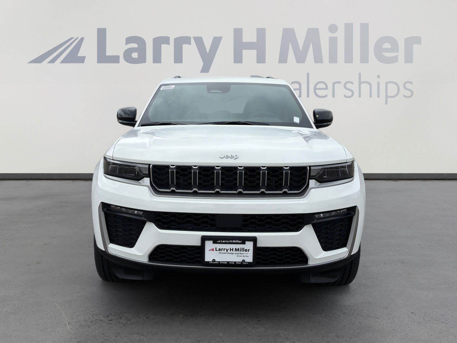 New 2026 Jeep Grand Cherokee Limited w/ Trailer Tow Package AWD/4WD image 9