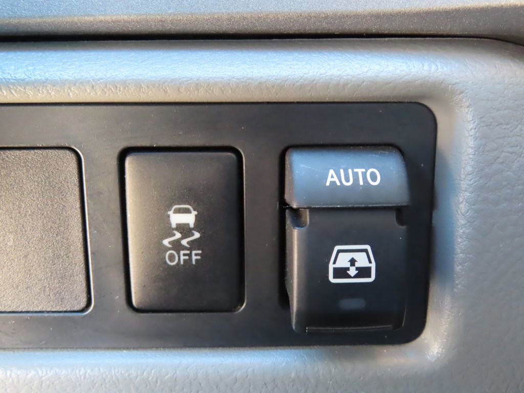 Used 2013 Toyota Sequoia Platinum AWD/4WD image 14