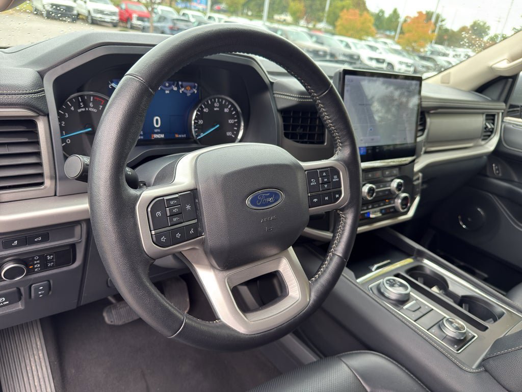 Used 2024 Ford Expedition XLT AWD/4WD image 39