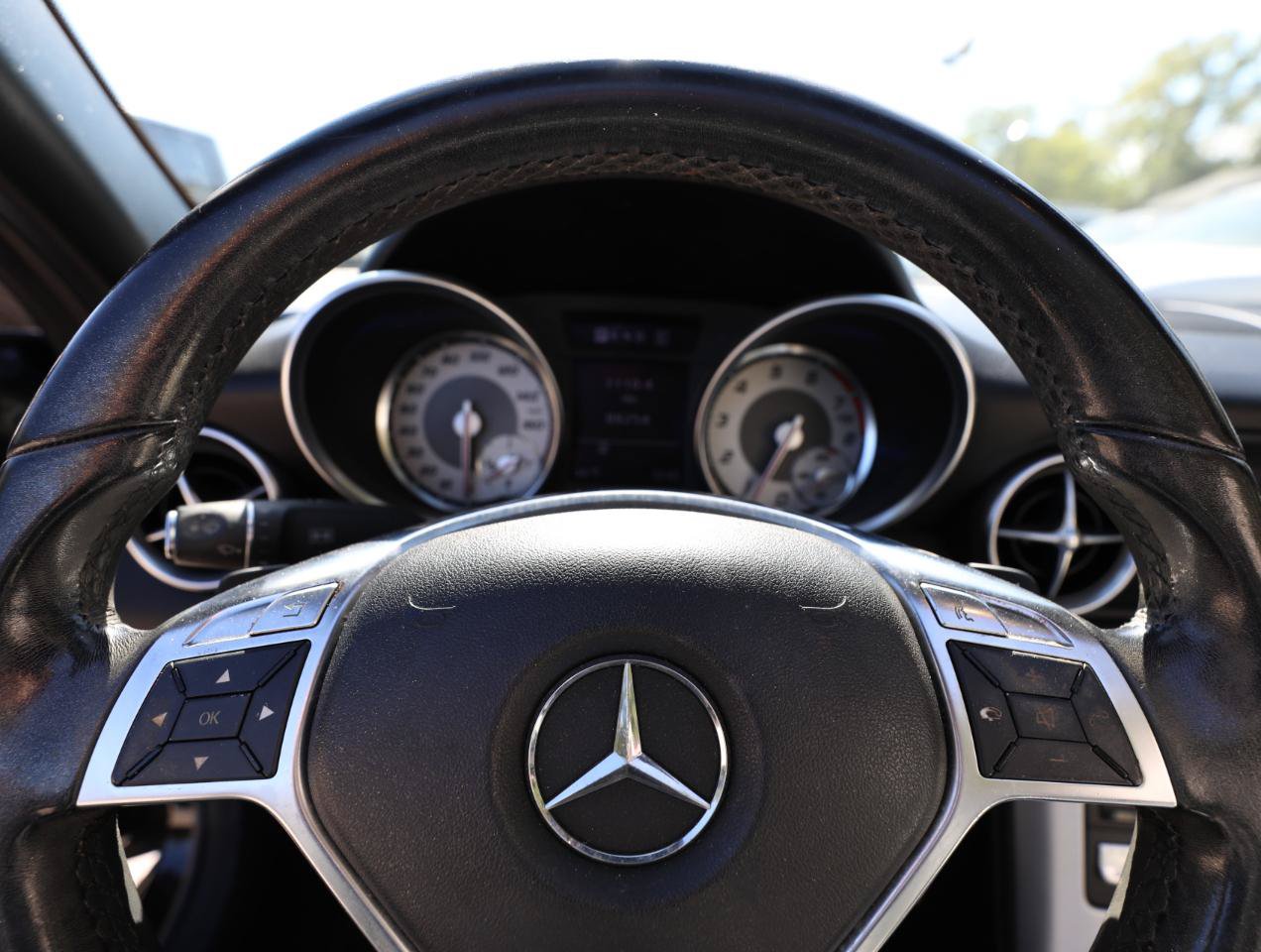 Used 2013 Mercedes-Benz SLK 250 image 23