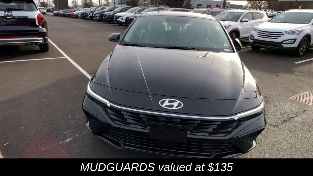 New 2025 Hyundai Elantra Limited video 3