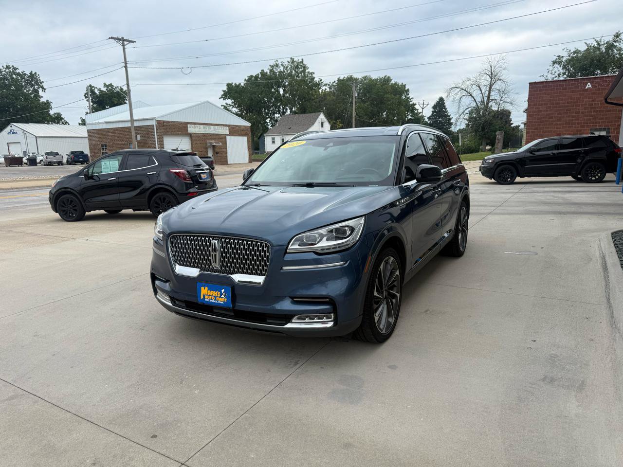 Used 2020 Lincoln Aviator Reserve w/ Equipment Group 202A AWD/4WD image 3