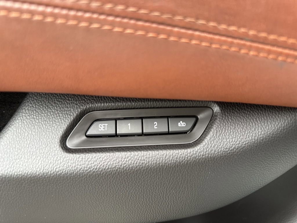 Used 2016 Cadillac Escalade ESV Luxury image 20