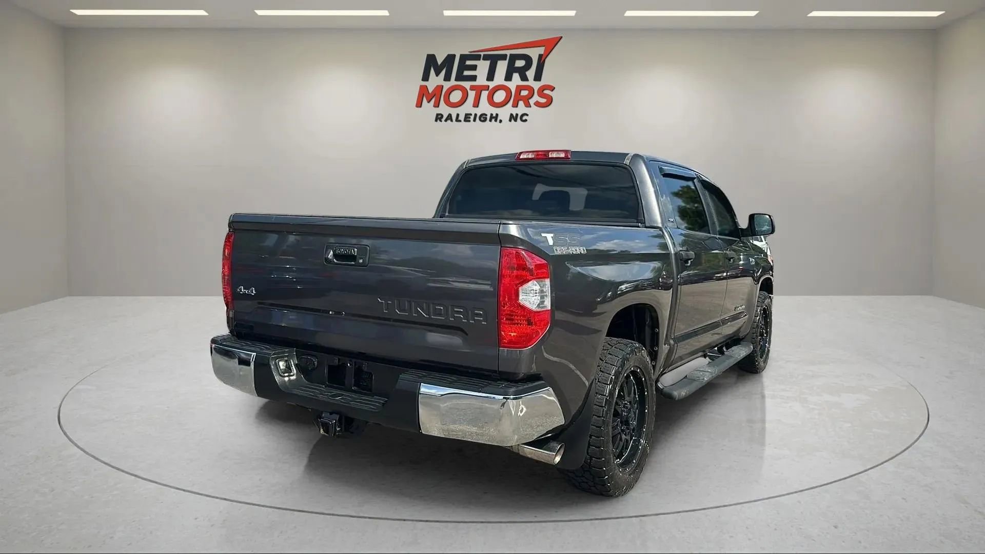 Used 2015 Toyota Tundra SR5 image 5