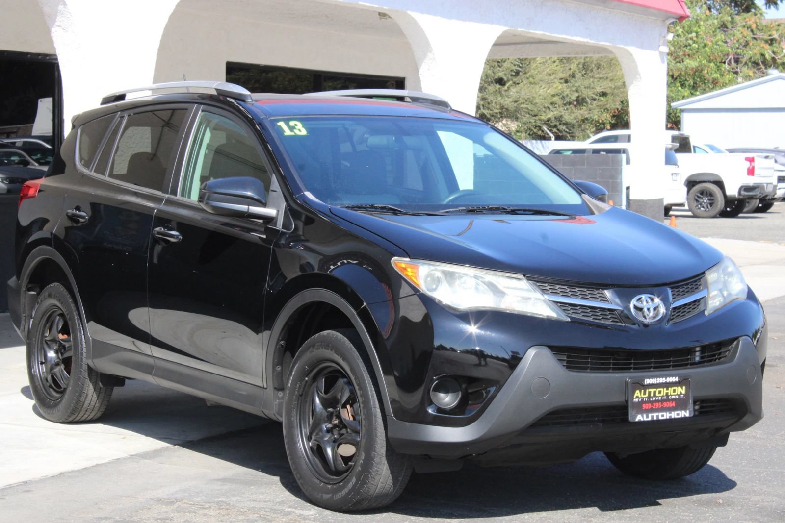 Used 2013 Toyota RAV4 LE FWD image 3