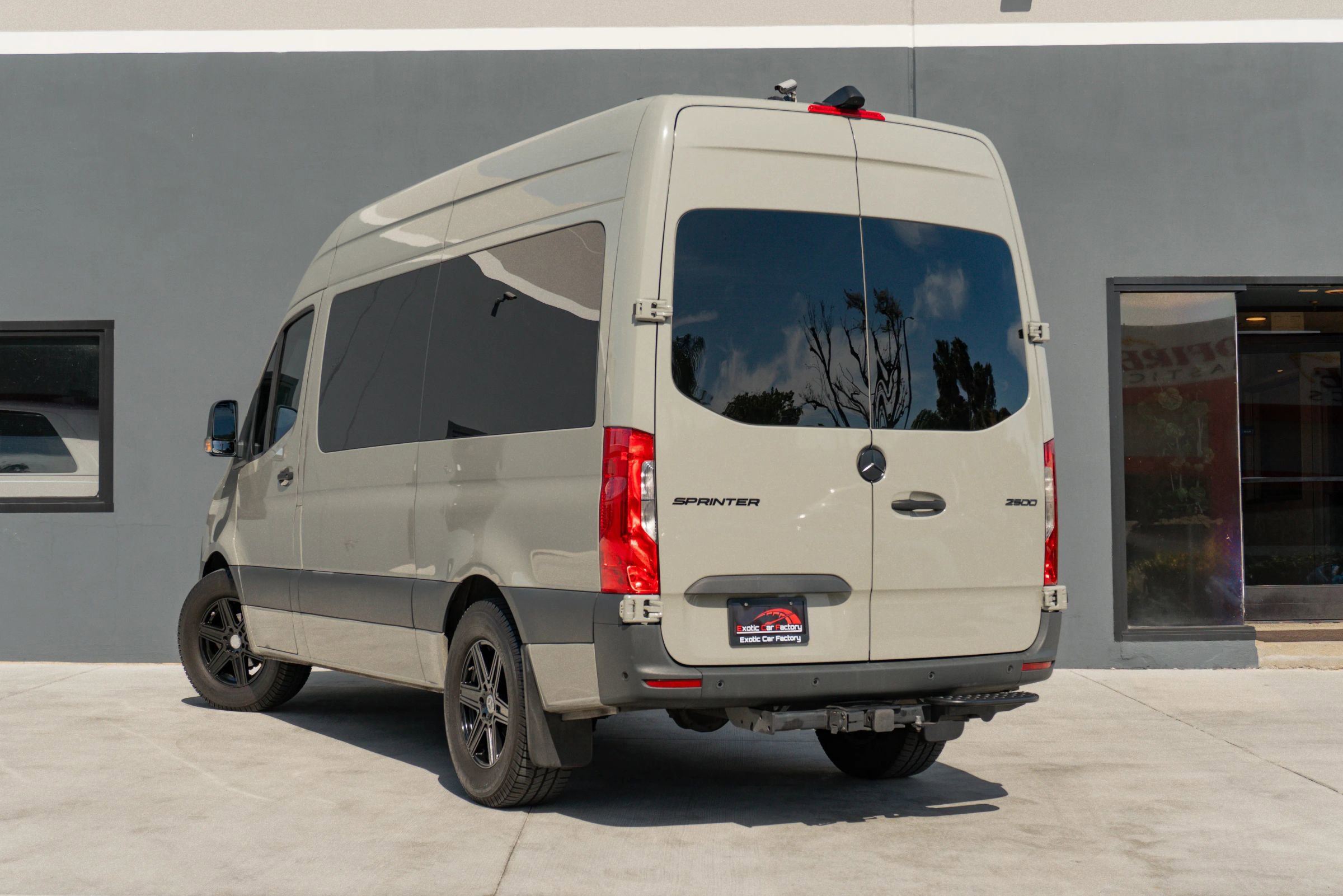 Used 2021 Mercedes-Benz Sprinter 2500 image 9