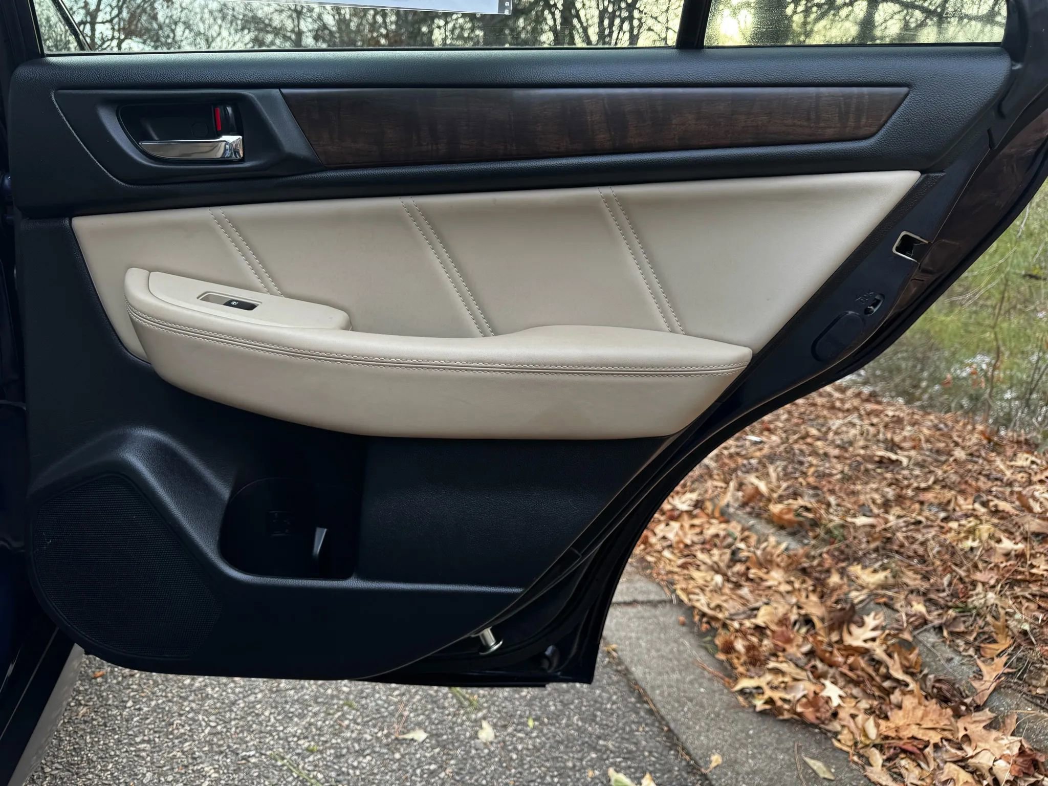 Used 2018 Subaru Outback 2.5i Limited AWD/4WD image 11