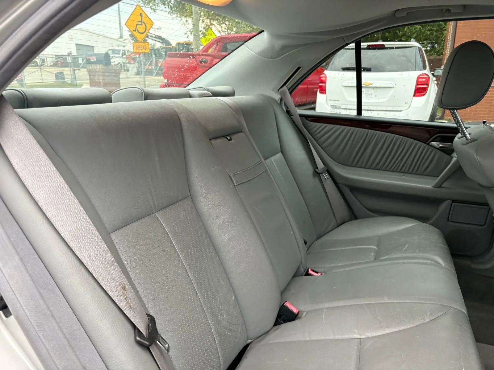 Used 1999 Mercedes-Benz E 320 Sedan image 24