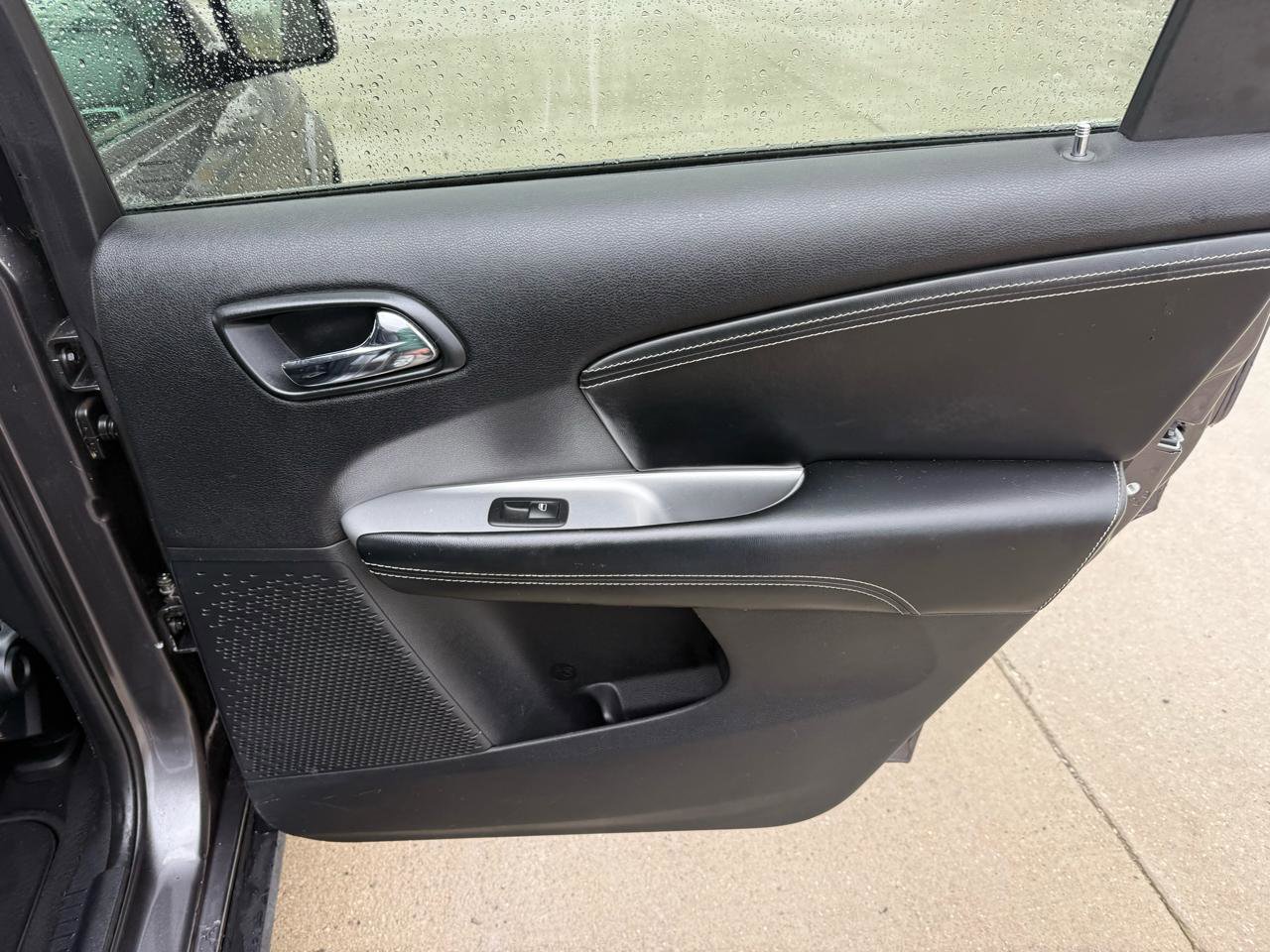 Used 2015 Dodge Journey R/T w/ Rear Seat Video Group image 26