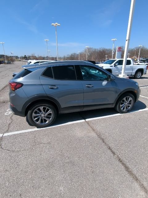 Used 2021 Buick Encore GX Essence w/ Experience Buick Package image 8