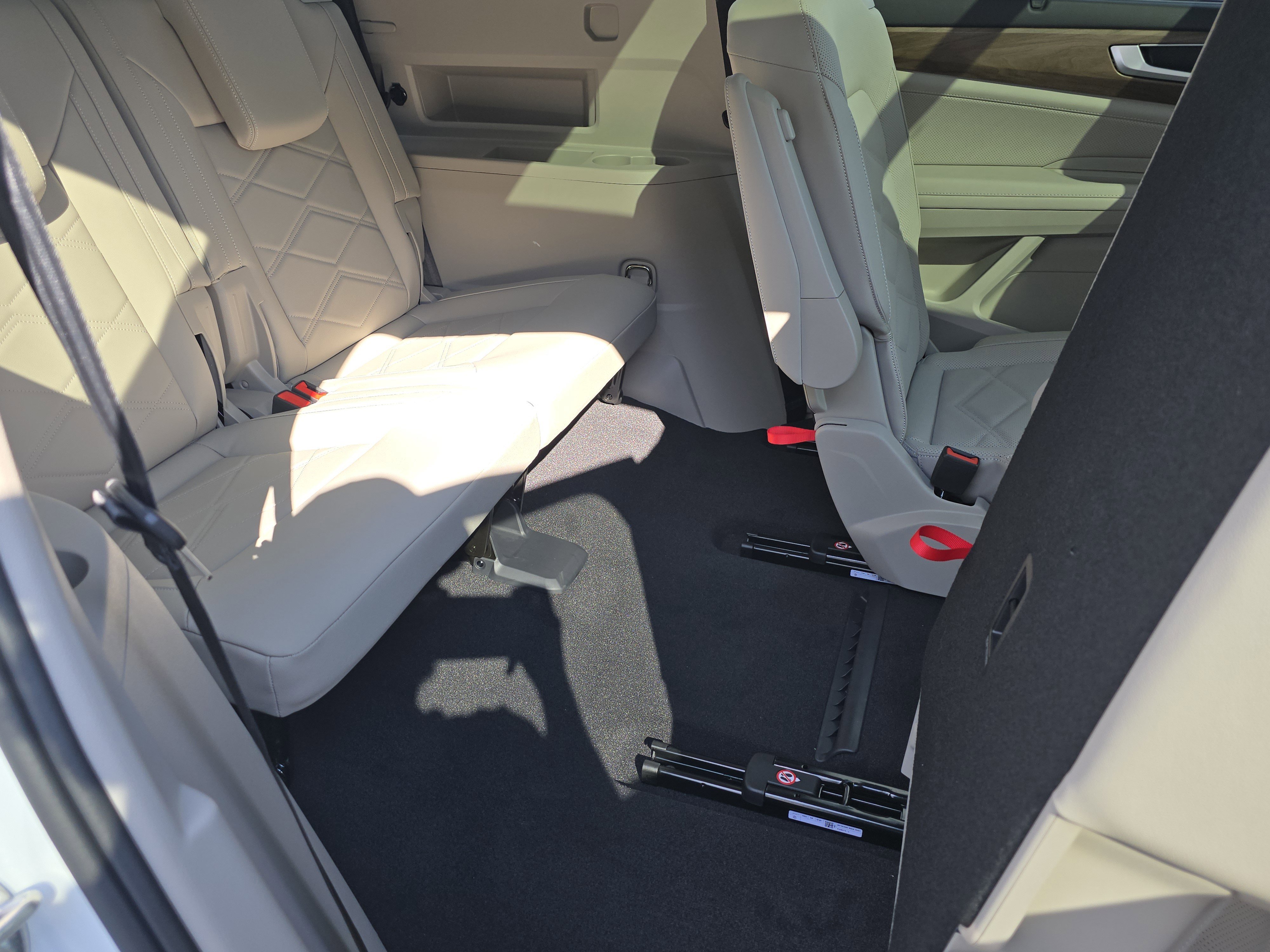 New 2026 Volkswagen Atlas SE image 18