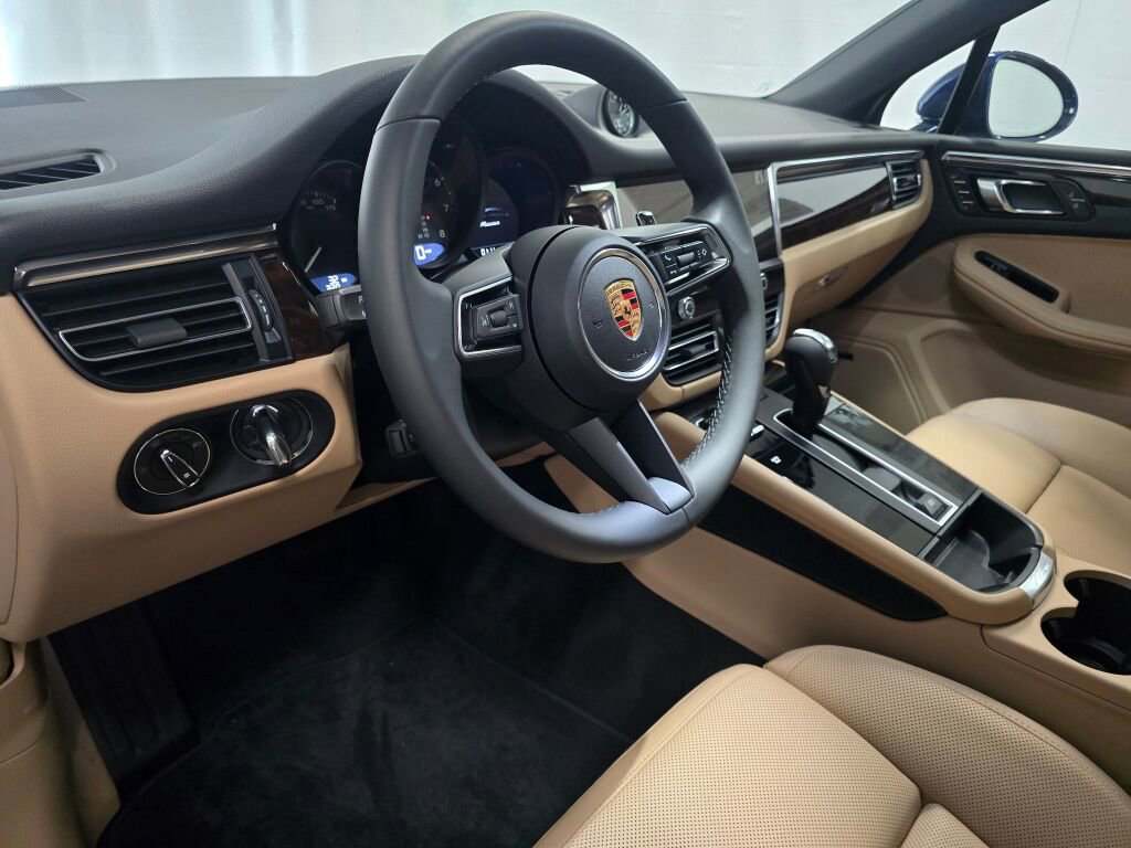 New 2026 Porsche Macan AWD/4WD image 4
