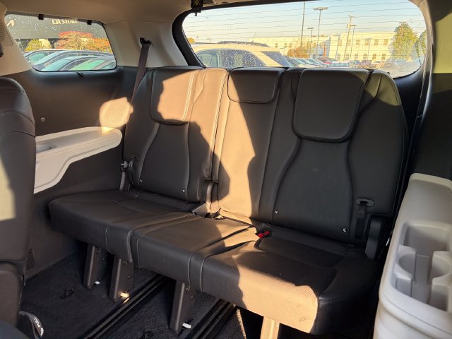 Certified 2024 Kia Carnival EX FWD image 32