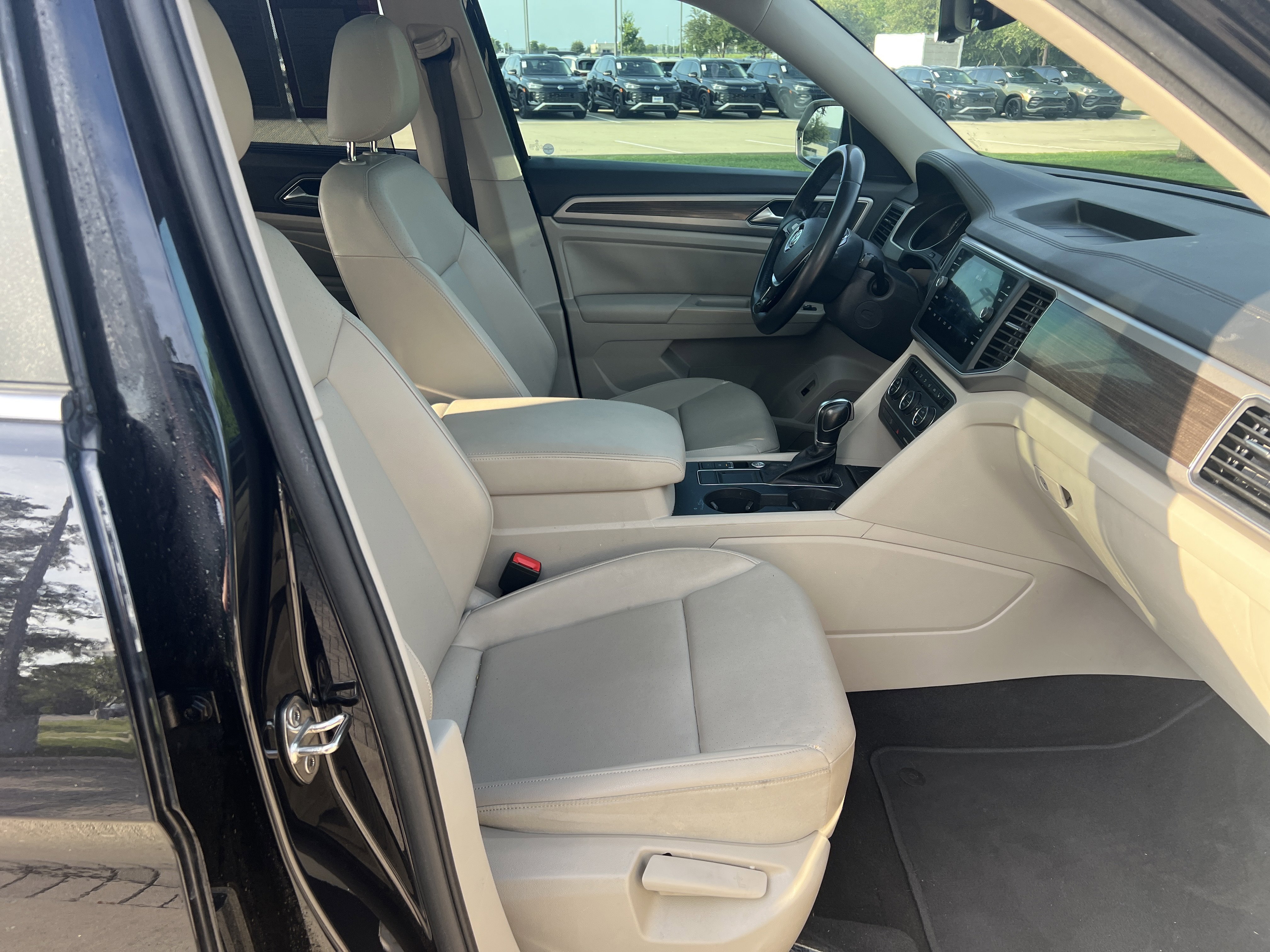 Used 2019 Volkswagen Atlas SE w/ Panoramic Sunroof Package FWD image 28