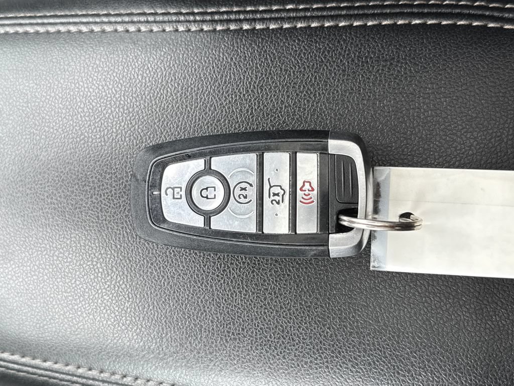 Used 2022 Ford Escape Titanium AWD/4WD image 29