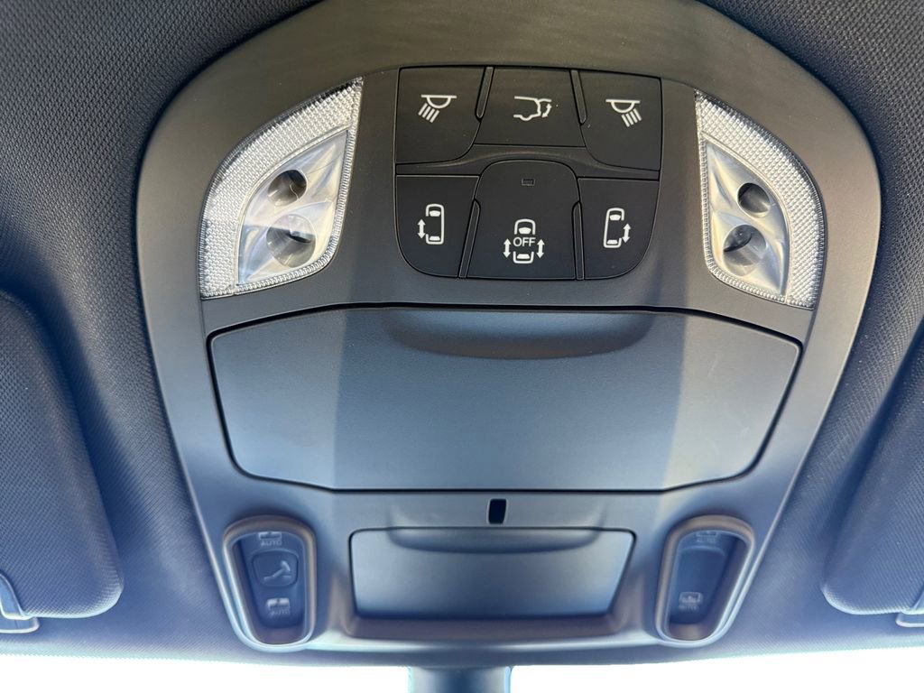 New 2026 Chrysler Pacifica Limited image 11