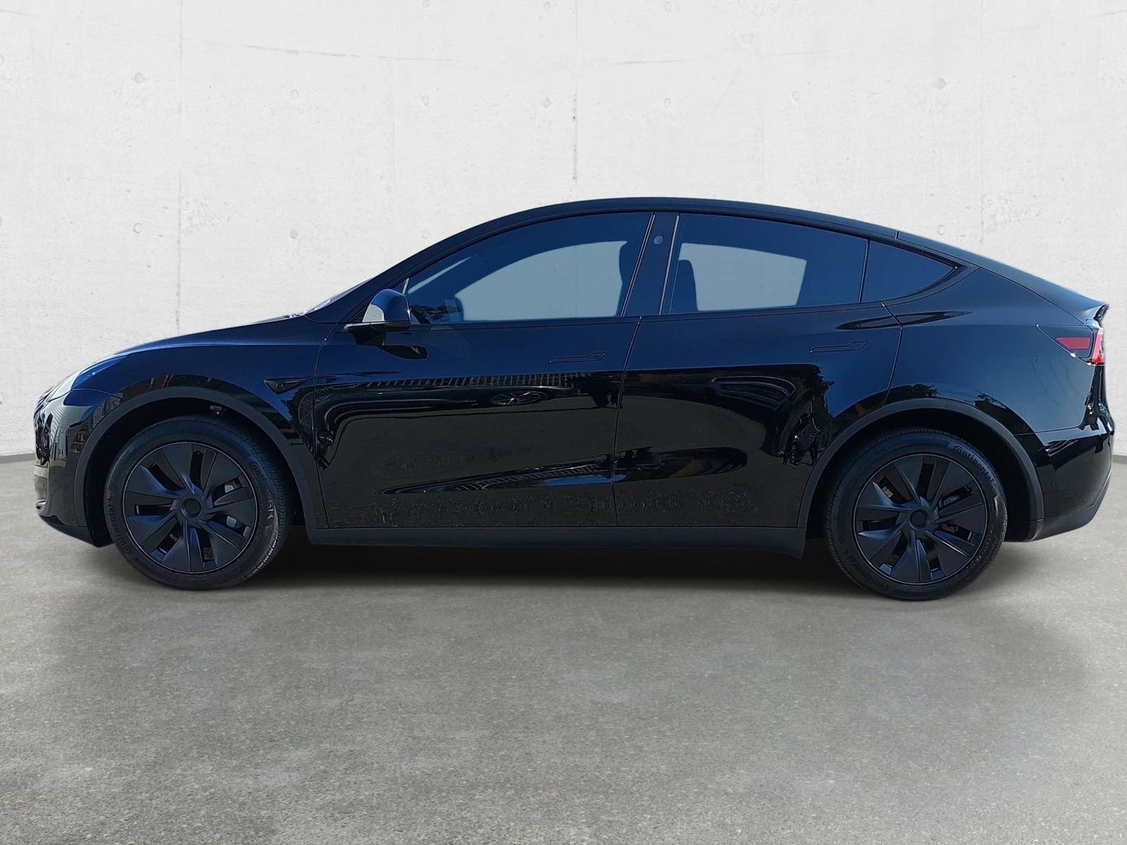 Used 2024 Tesla Model Y Long Range AWD/4WD image 8