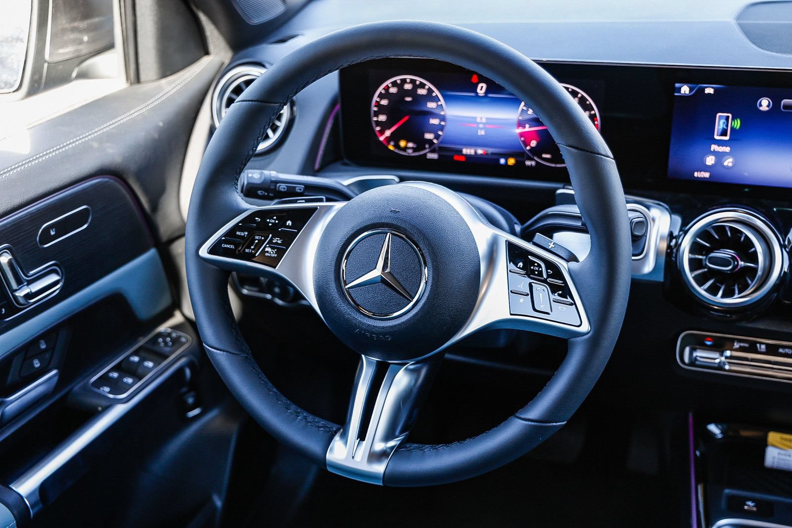 New 2026 Mercedes-Benz GLB 250 4MATIC image 13
