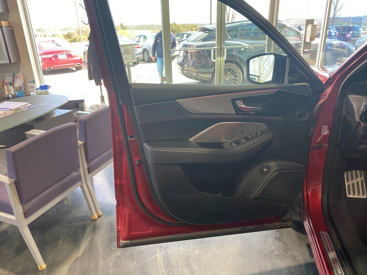 Used 2023 Acura MDX A-Spec image 11