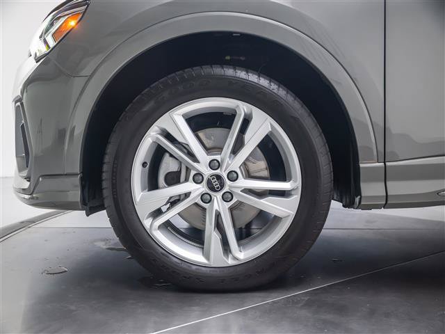 Used 2024 Audi Q3 2.0T Premium Plus w/ Premium Plus Package AWD/4WD image 12