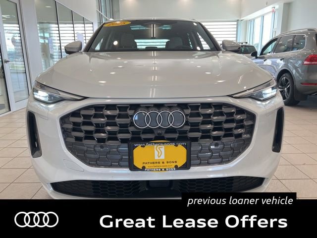 Used 2025 Audi Q5 Premium w/ Convenience Package AWD/4WD image 2