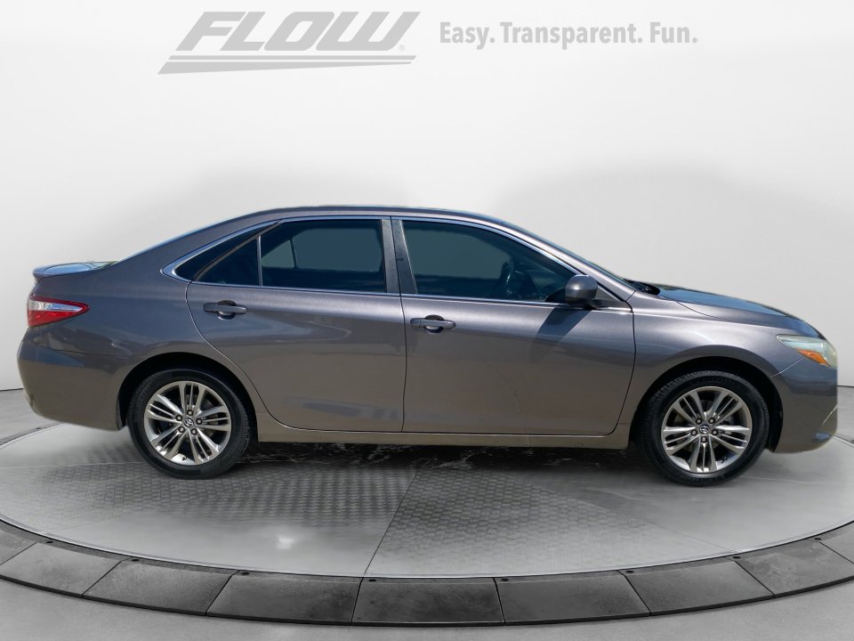 Used 2016 Toyota Camry SE image 5