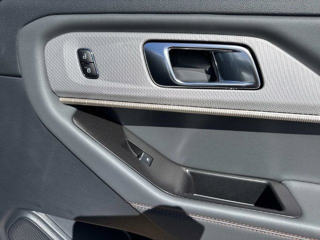 New 2026 Ford Explorer Active w/ Active Comfort Package RWD image 15