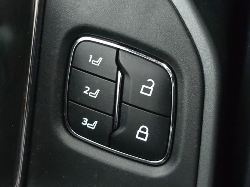 Used 2025 Ford F350 Lariat w/ Lariat Ultimate Package image 15