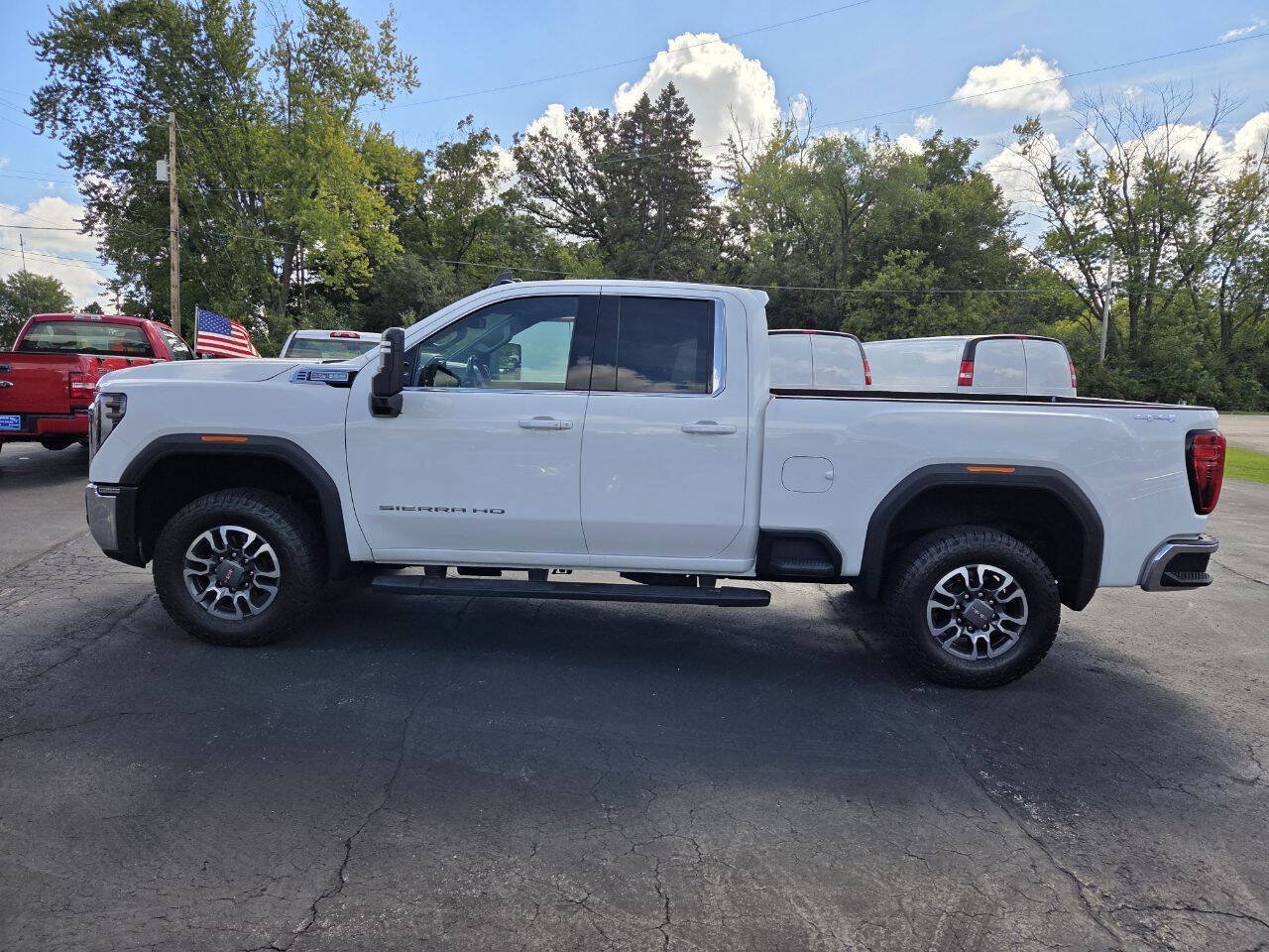 Used 2024 GMC Sierra 2500 SLE w/ SLE Convenience Package AWD/4WD image 3