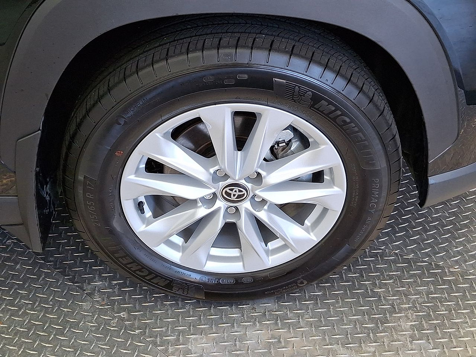 Certified 2026 Toyota Corolla Cross LE AWD/4WD image 27