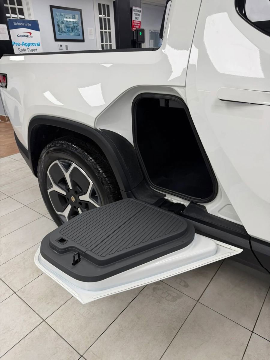 Used 2022 Rivian R1T Adventure AWD/4WD image 10