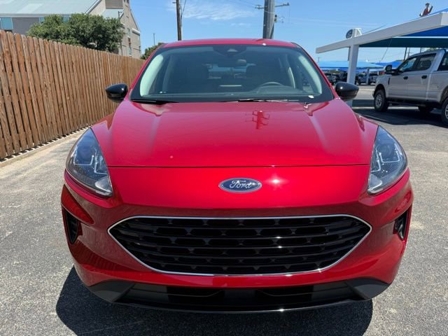 Used 2022 Ford Escape SE w/ SE Sport Appearance Package image 3