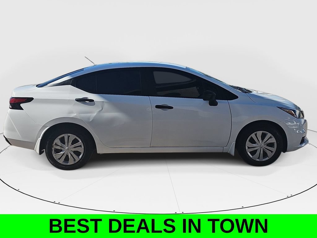 Used 2021 Nissan Versa S FWD image 2