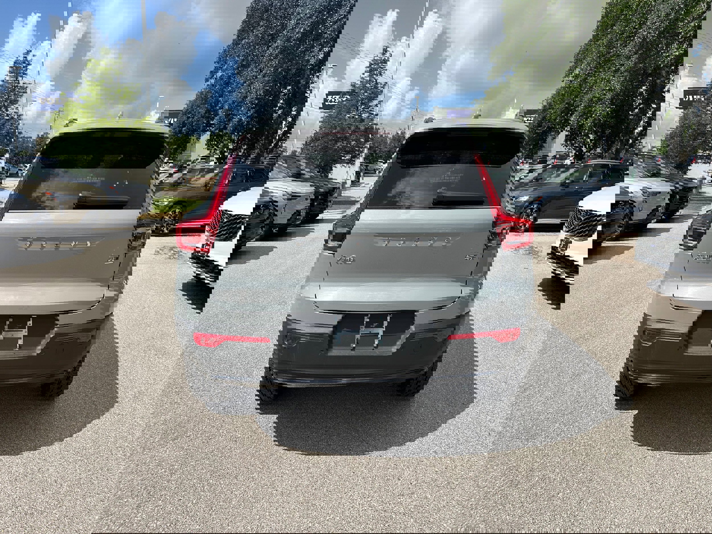 New 2026 Volvo XC40 B5 Plus w/ Protection Package Premier image 5