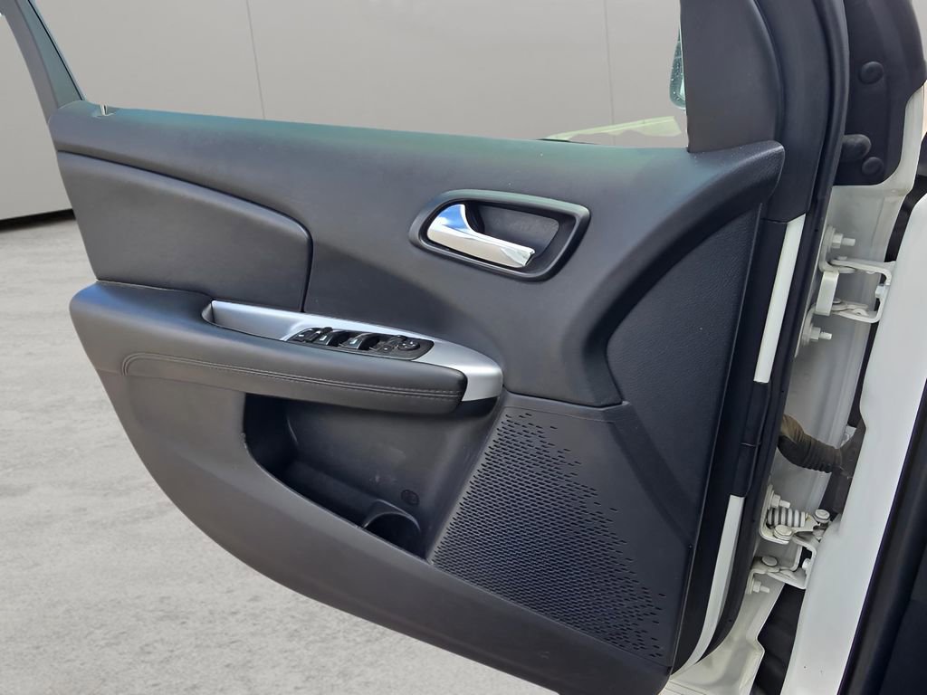 Used 2020 Dodge Journey SE FWD image 27