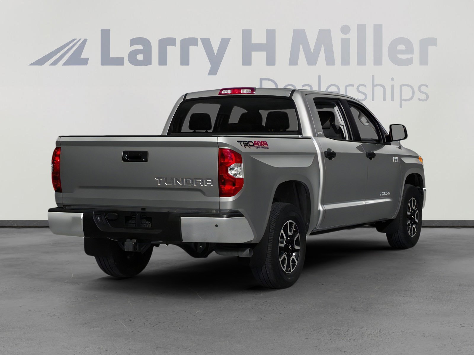 Used 2016 Toyota Tundra SR5 w/ TRD Off Road Package AWD/4WD image 2