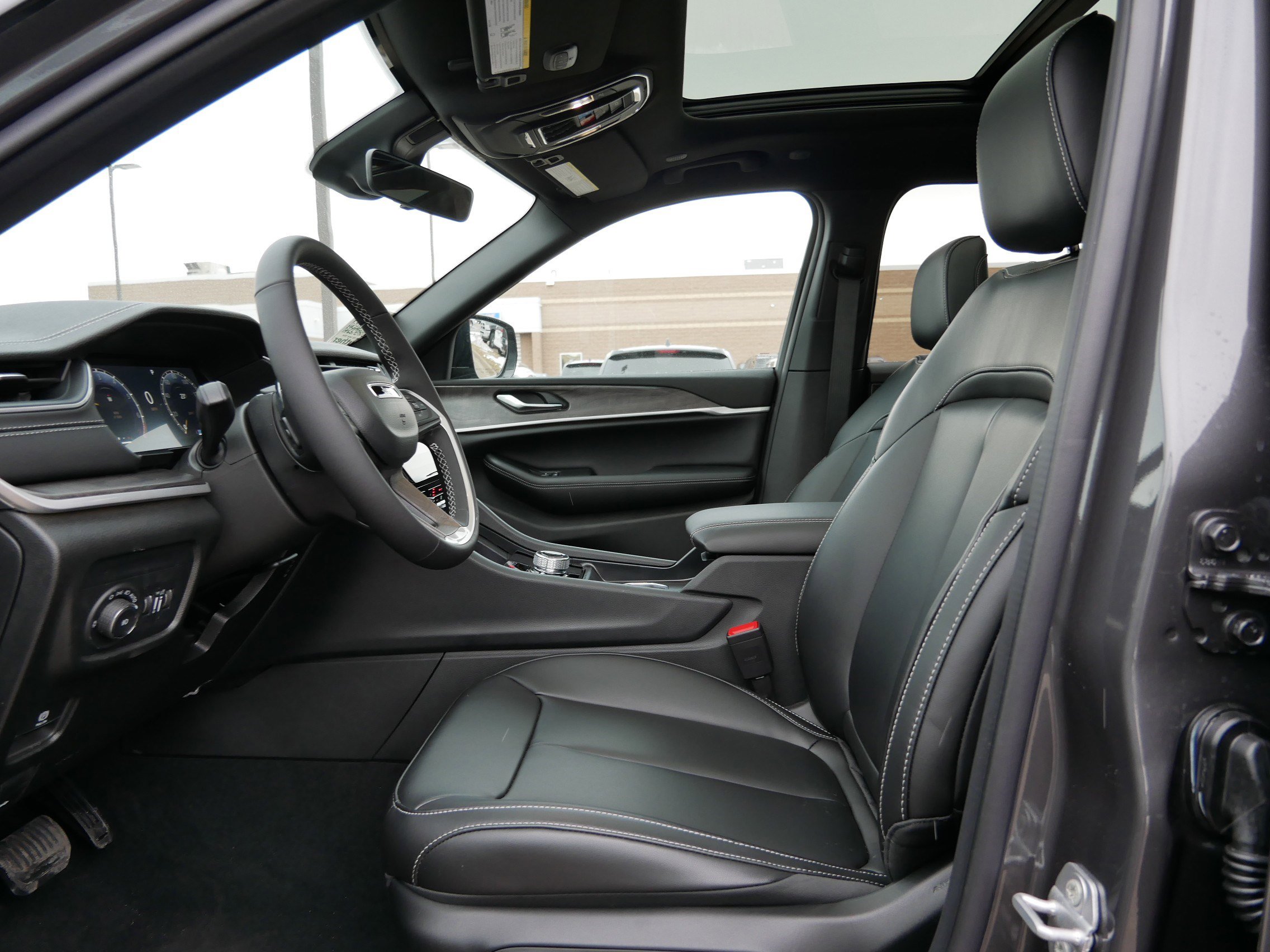 New 2025 Jeep Grand Cherokee Limited w/ Trailer Tow Package image 7