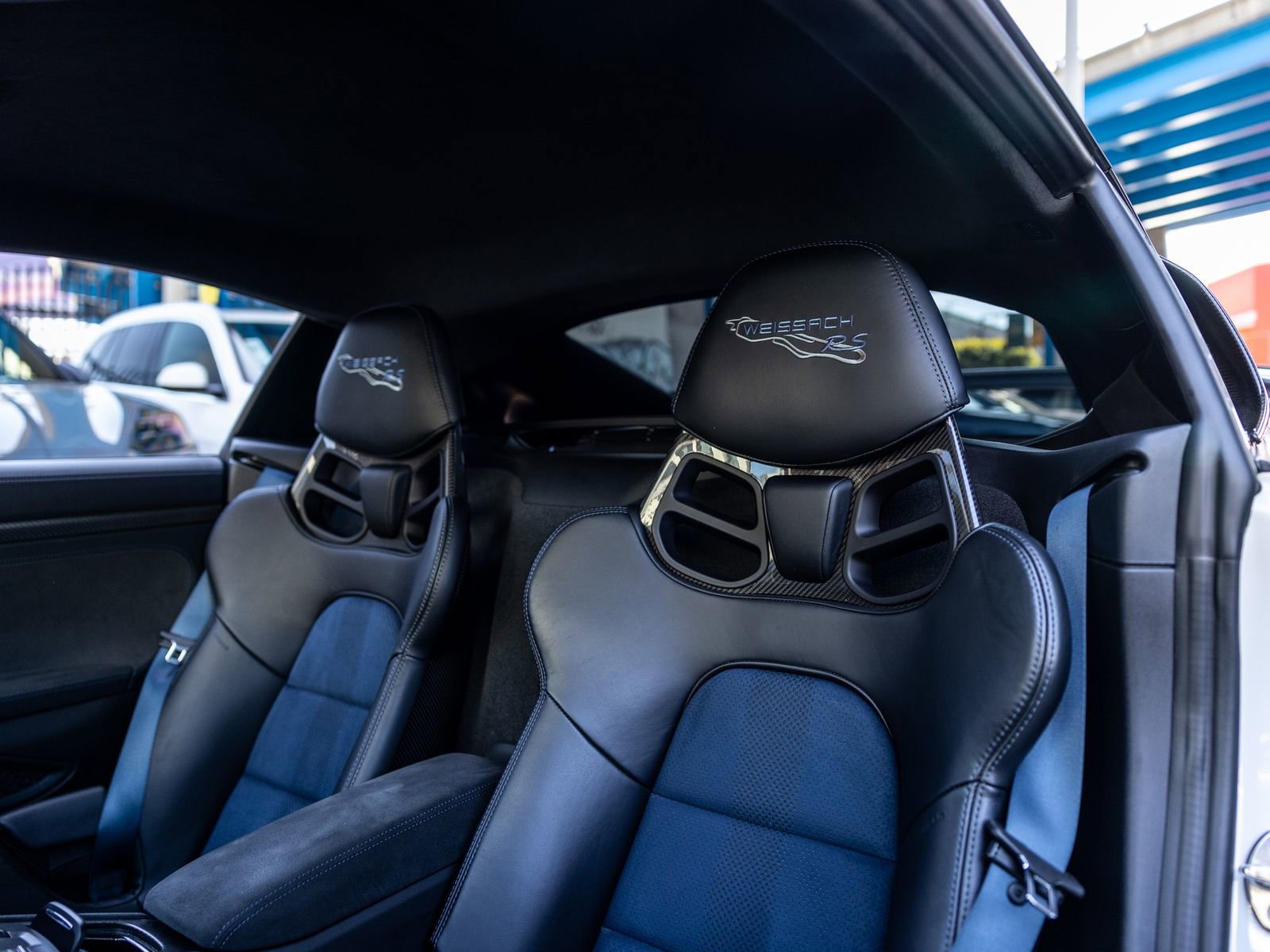 Certified 2025 Porsche 718 Cayman GT4 RS RWD image 5