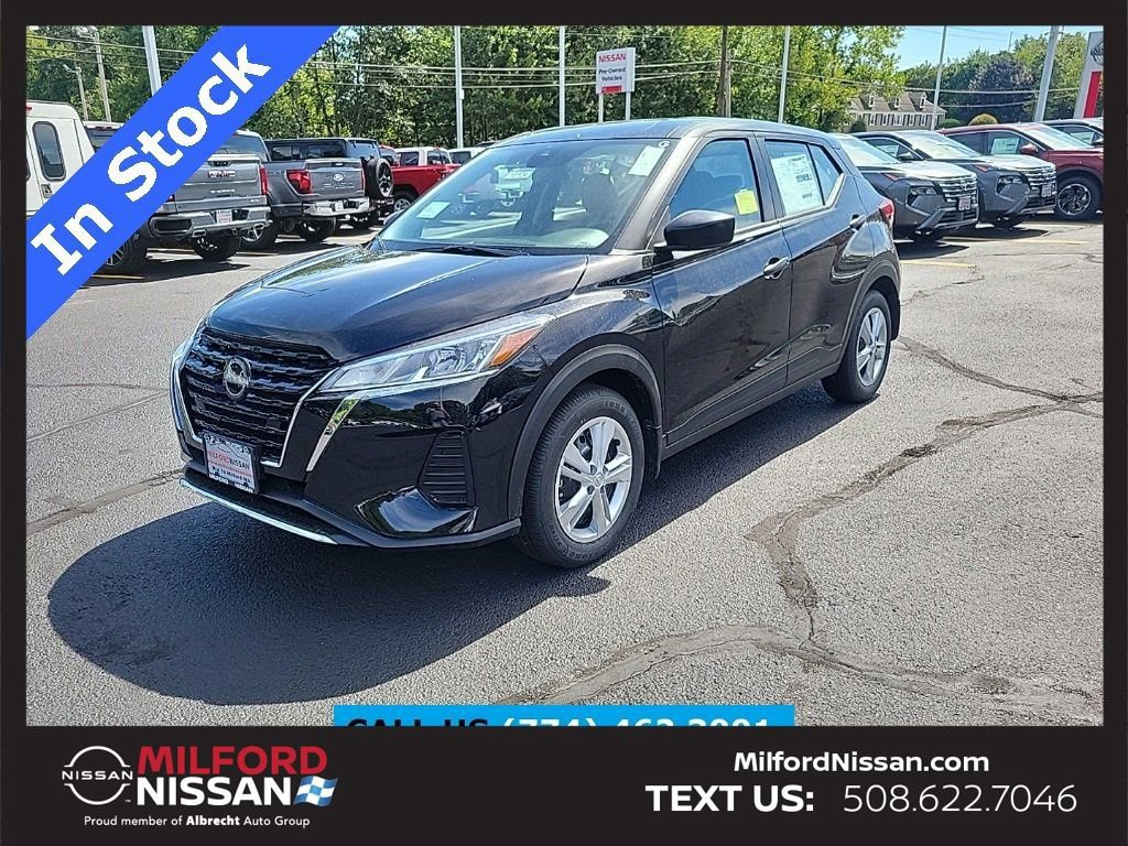 New 2025 Nissan Kicks Play S image 1